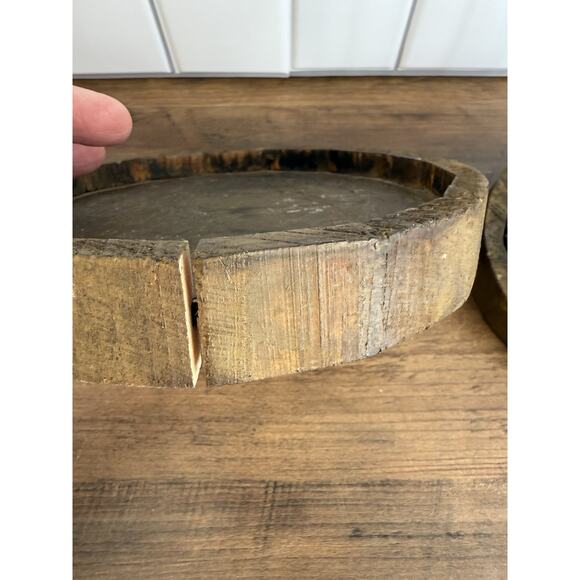 Stonebriar Large Wood and Metal Decorative Set of 2 Wire Metal Farm House Decor - Picture 3 of 10